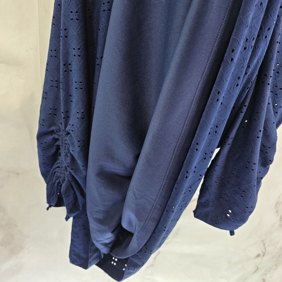 Catherines Shirt Womens 3X 26 28 Navy Blue Blouse Ruched Crochet Eyelet - Picture 10 of 12